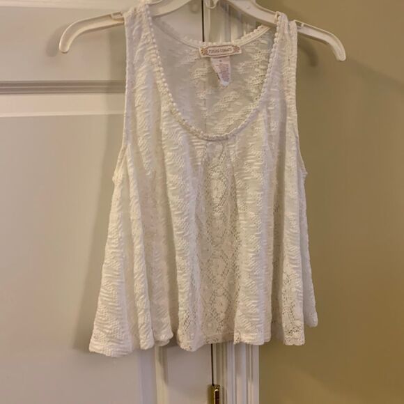 Flying tomato Size Small sleeveless cropped white lace/crochet top - Picture 1 of 8